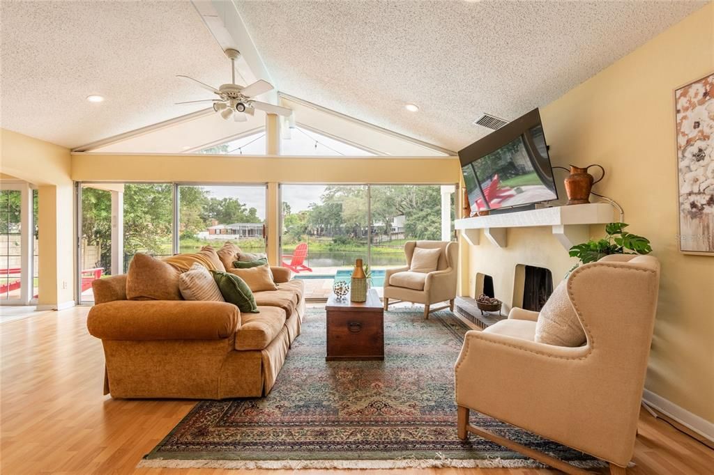 For Sale: $650,000 (4 beds, 2 baths, 2478 Square Feet)
