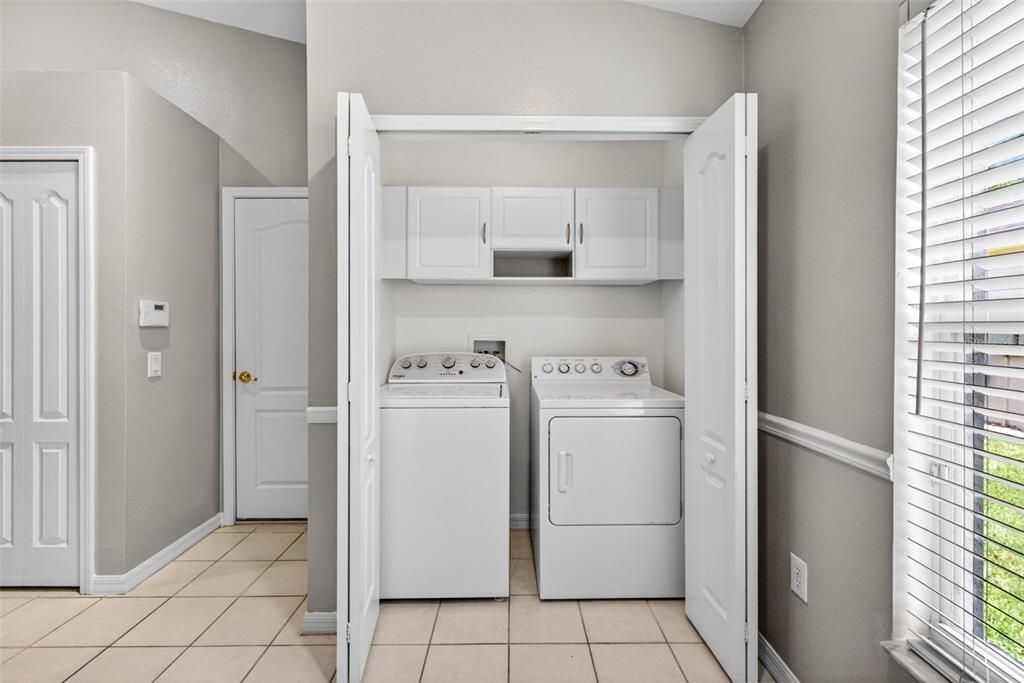 En Venta: $399,000 (4 camas, 3 baños, 1821 Pies cuadrados)