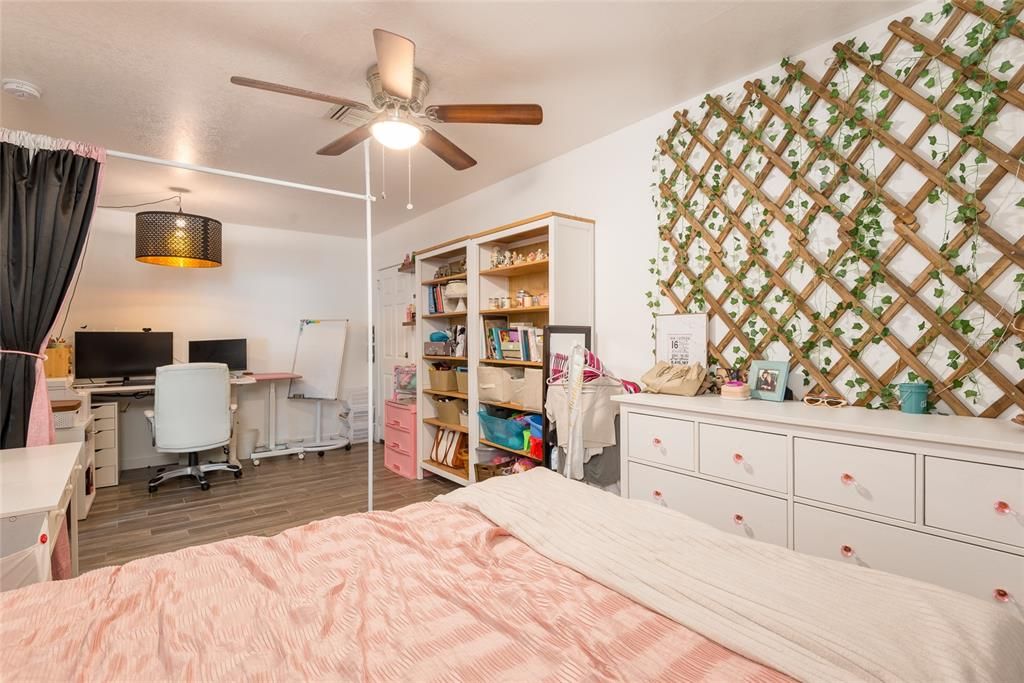For Sale: $390,000 (3 beds, 2 baths, 1691 Square Feet)