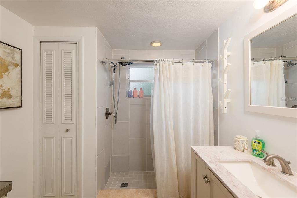 For Sale: $390,000 (3 beds, 2 baths, 1691 Square Feet)