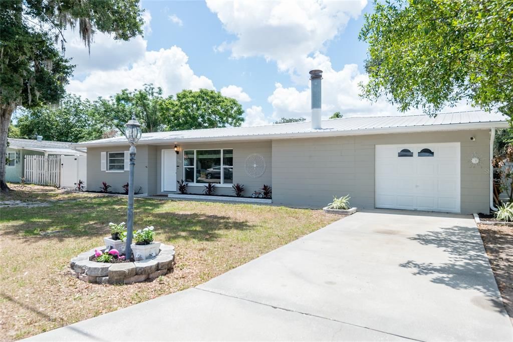 For Sale: $390,000 (3 beds, 2 baths, 1691 Square Feet)