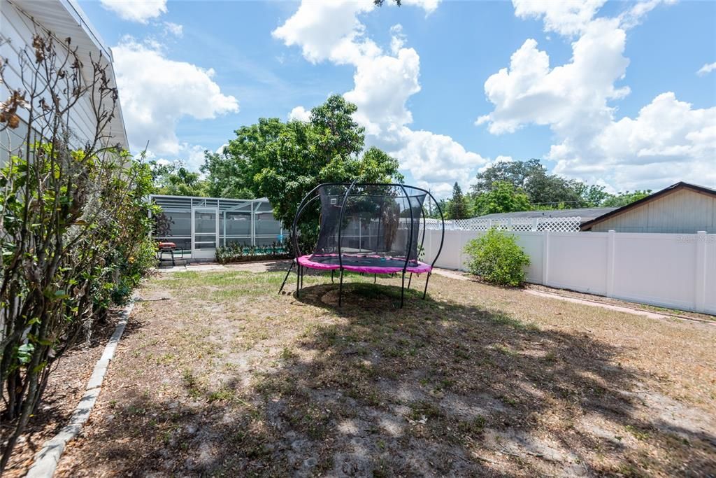 For Sale: $390,000 (3 beds, 2 baths, 1691 Square Feet)