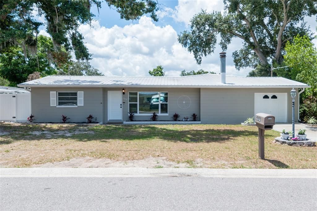 For Sale: $390,000 (3 beds, 2 baths, 1691 Square Feet)