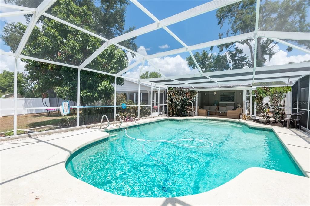 For Sale: $390,000 (3 beds, 2 baths, 1691 Square Feet)