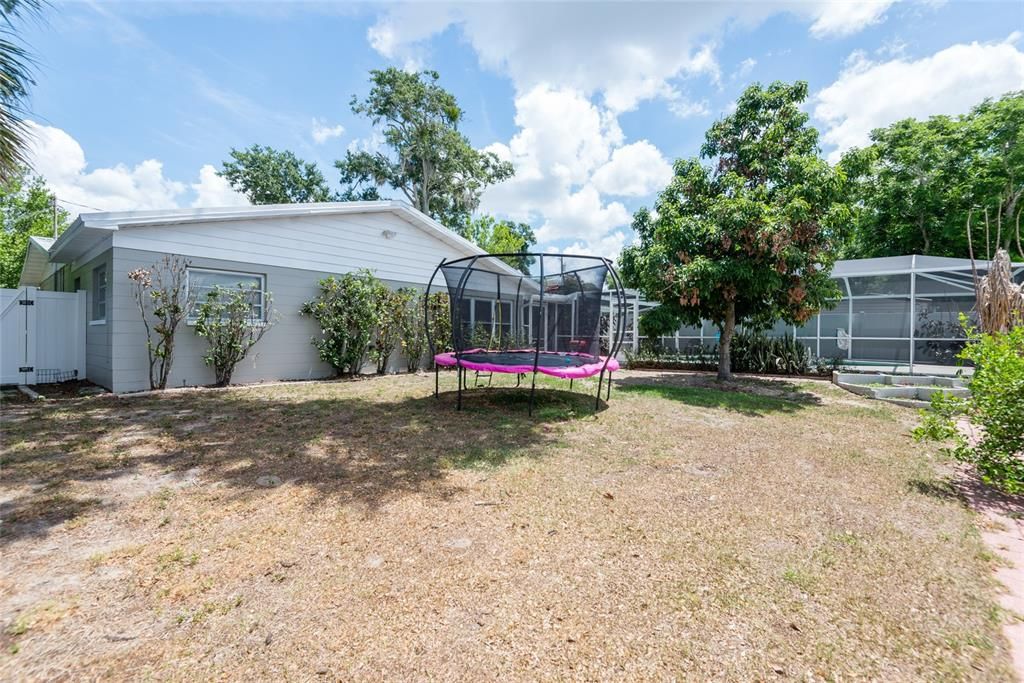 For Sale: $390,000 (3 beds, 2 baths, 1691 Square Feet)