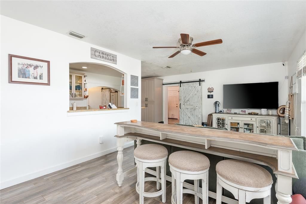 For Sale: $390,000 (3 beds, 2 baths, 1691 Square Feet)