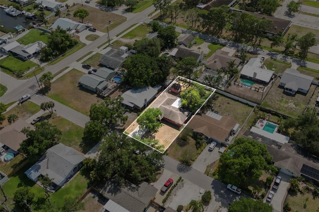 For Sale: $325,000 (2 beds, 2 baths, 1665 Square Feet)