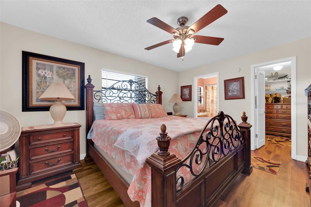 For Sale: $325,000 (2 beds, 2 baths, 1665 Square Feet)