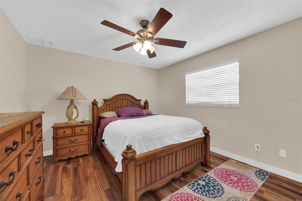 For Sale: $325,000 (2 beds, 2 baths, 1665 Square Feet)