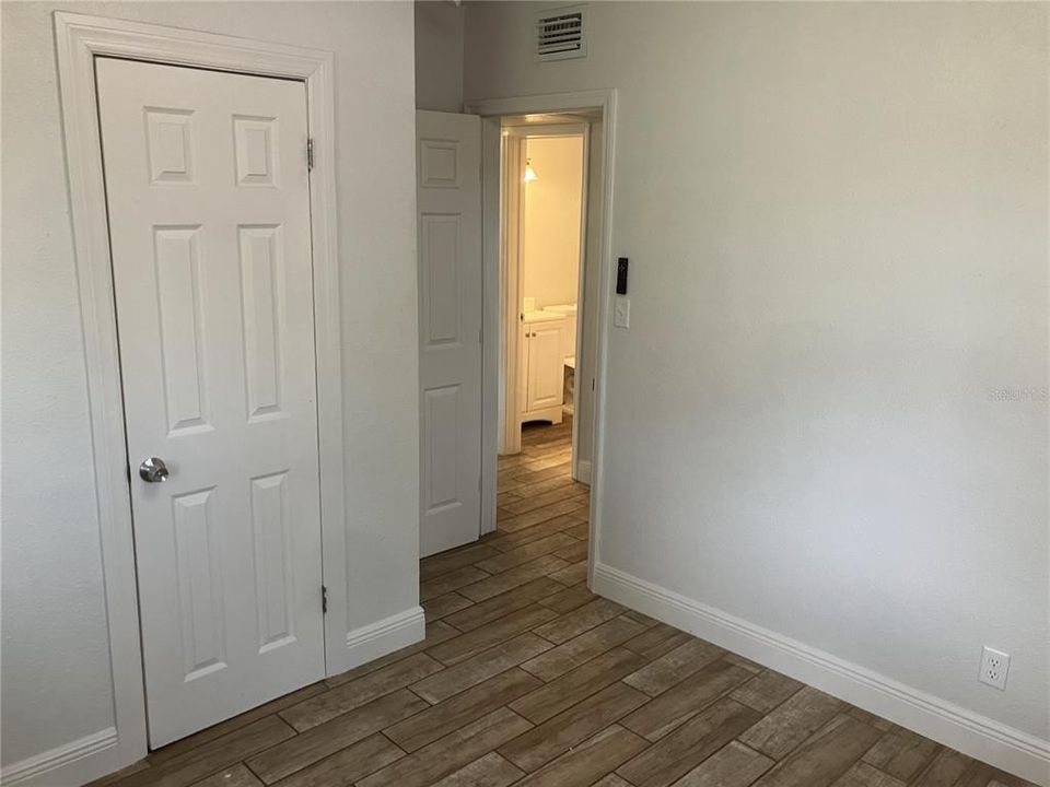 For Rent: $1,300 (3 beds, 1 baths, 792 Square Feet)