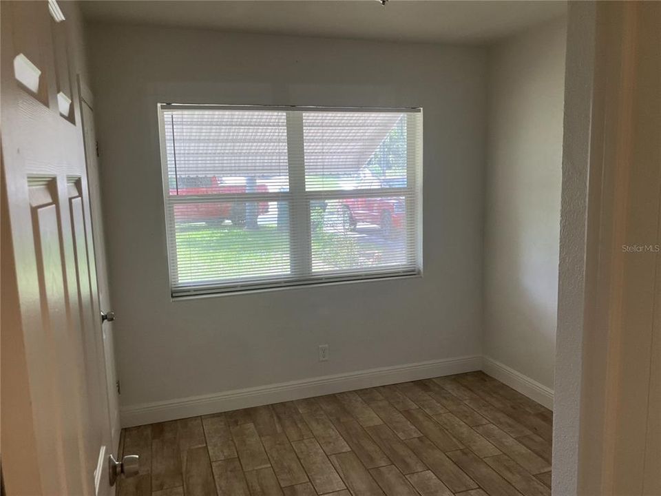 For Rent: $1,300 (3 beds, 1 baths, 792 Square Feet)
