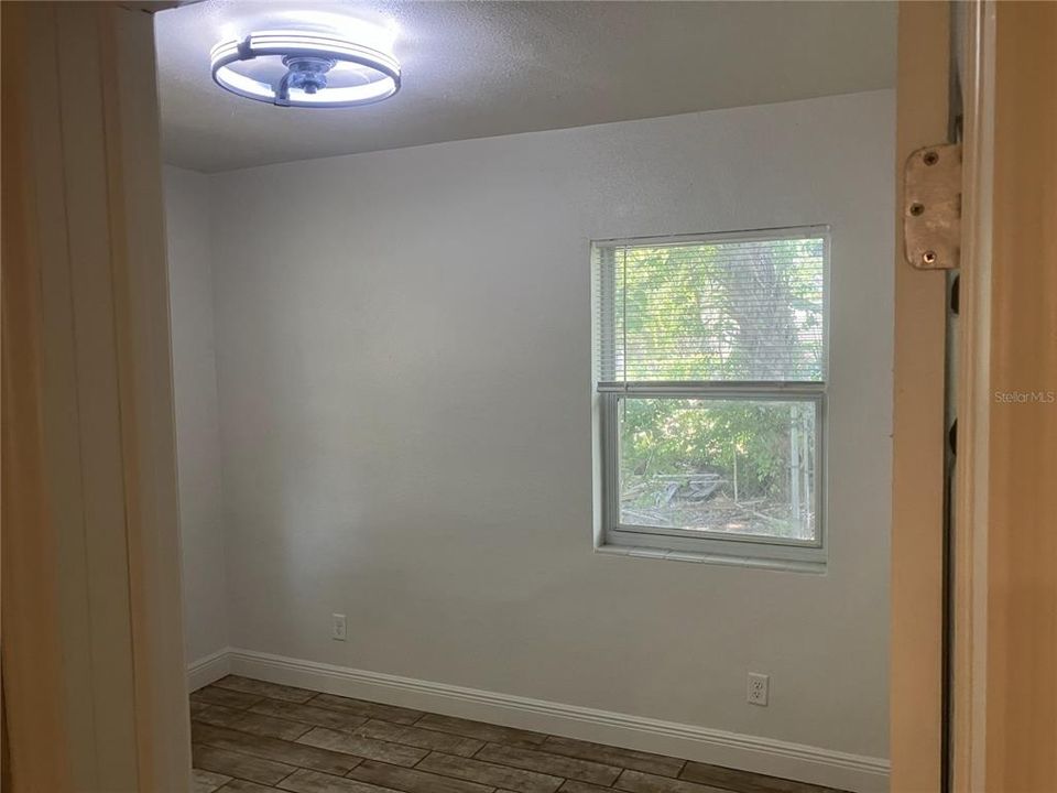 For Rent: $1,300 (3 beds, 1 baths, 792 Square Feet)