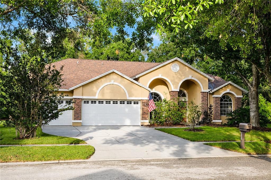 For Sale: $725,000 (4 beds, 3 baths, 2708 Square Feet)