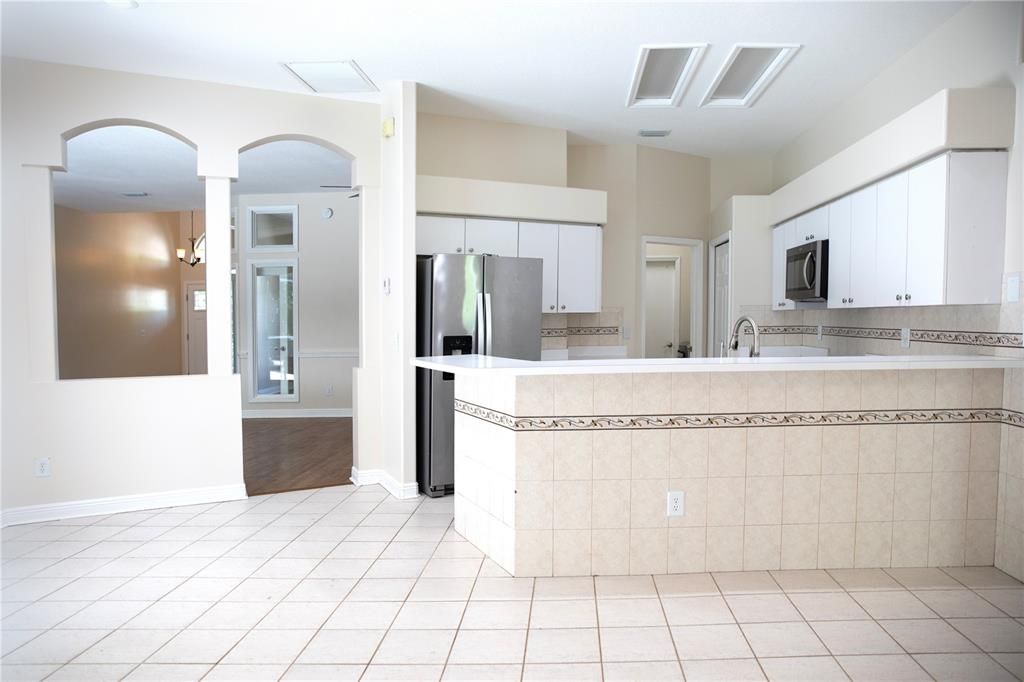 For Sale: $725,000 (4 beds, 3 baths, 2708 Square Feet)