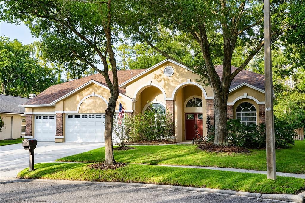 For Sale: $725,000 (4 beds, 3 baths, 2708 Square Feet)