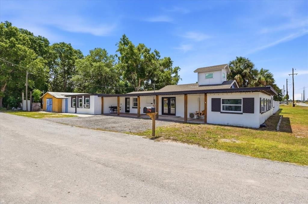 For Sale: $350,000 (5 beds, 3 baths, 2532 Square Feet)