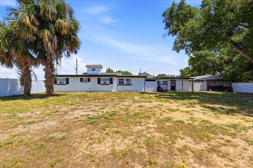 For Sale: $350,000 (5 beds, 3 baths, 2532 Square Feet)