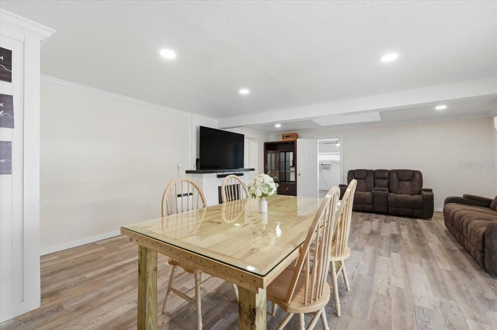 For Sale: $350,000 (5 beds, 3 baths, 2532 Square Feet)