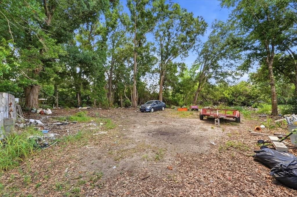 For Sale: $350,000 (5 beds, 3 baths, 2532 Square Feet)