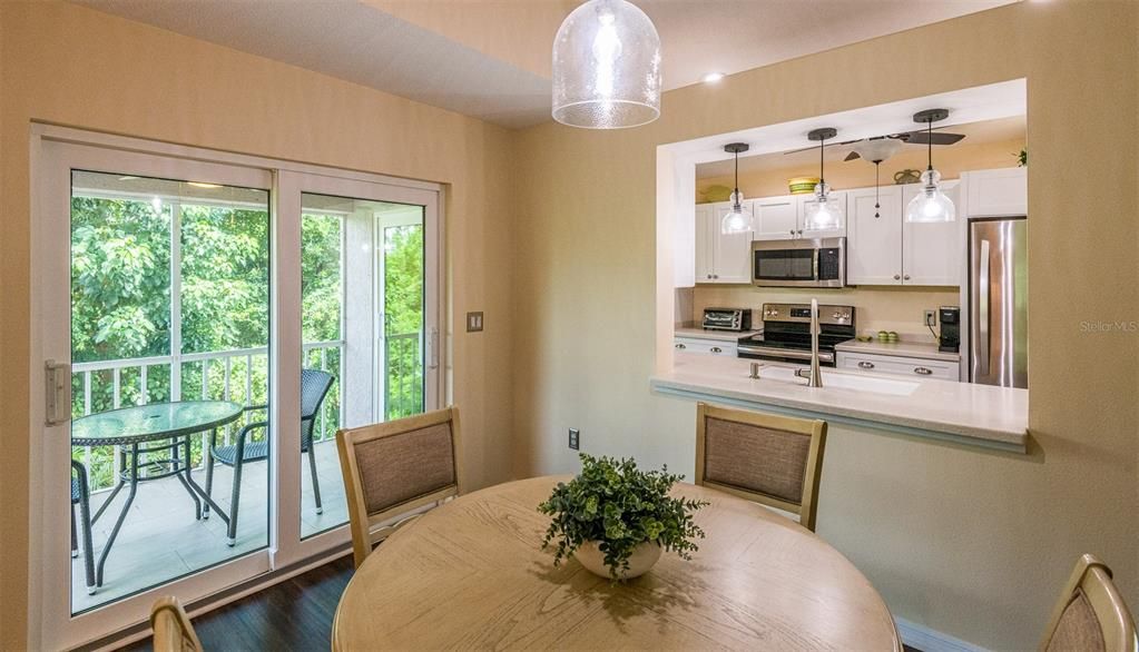 В аренду: $4,000 (2 спален, 2 ванн, 1099 Квадратных фут)