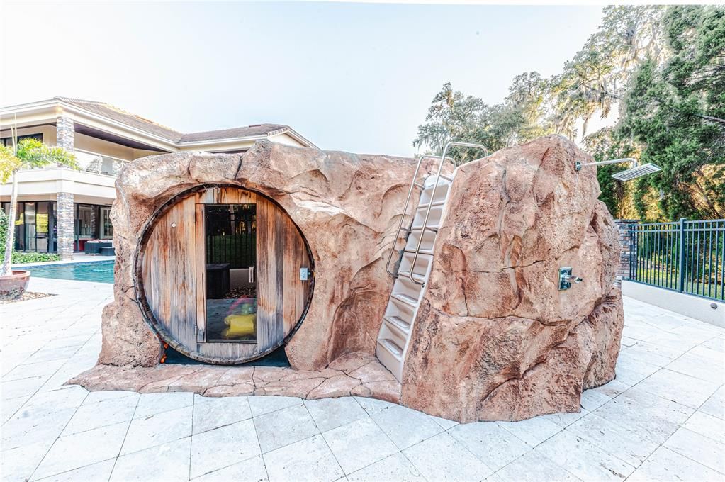 For Sale: $2,599,000 (4 beds, 4 baths, 6105 Square Feet)