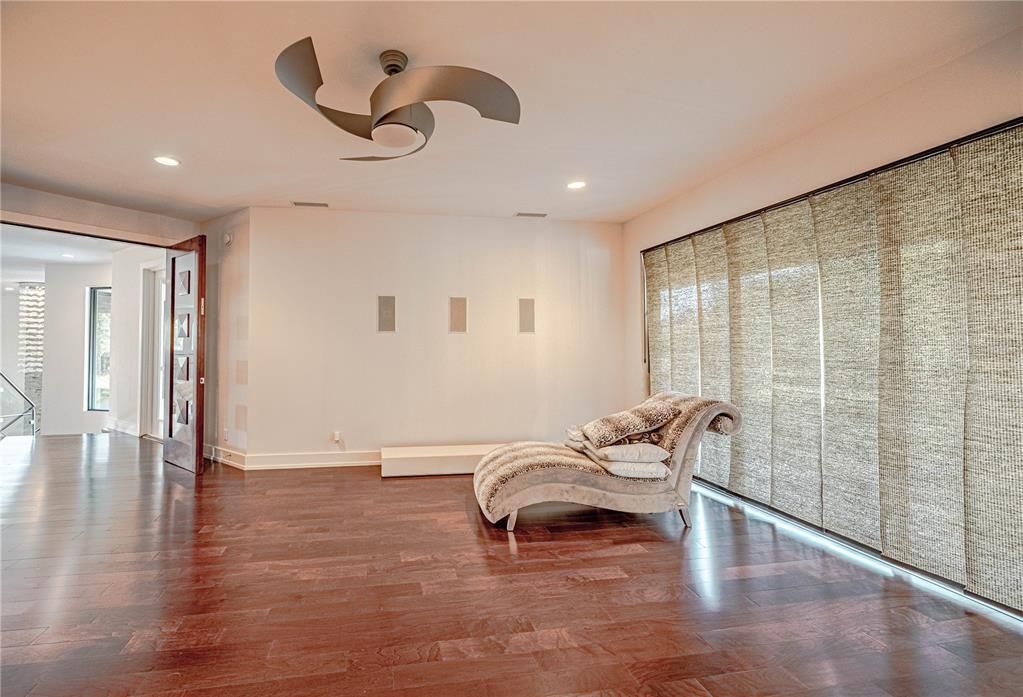 For Sale: $2,599,000 (4 beds, 4 baths, 6105 Square Feet)