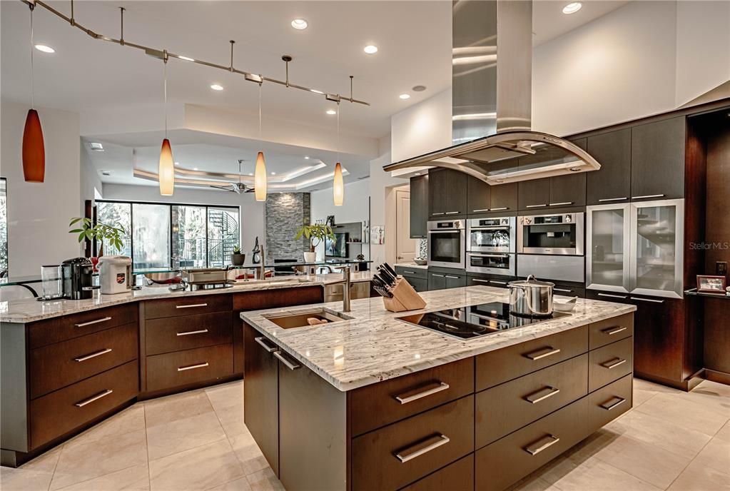 For Sale: $2,599,000 (4 beds, 4 baths, 6105 Square Feet)