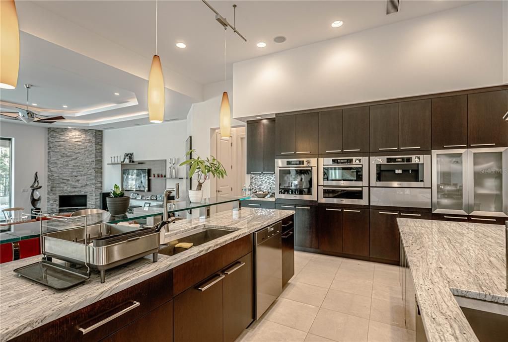 For Sale: $2,599,000 (4 beds, 4 baths, 6105 Square Feet)