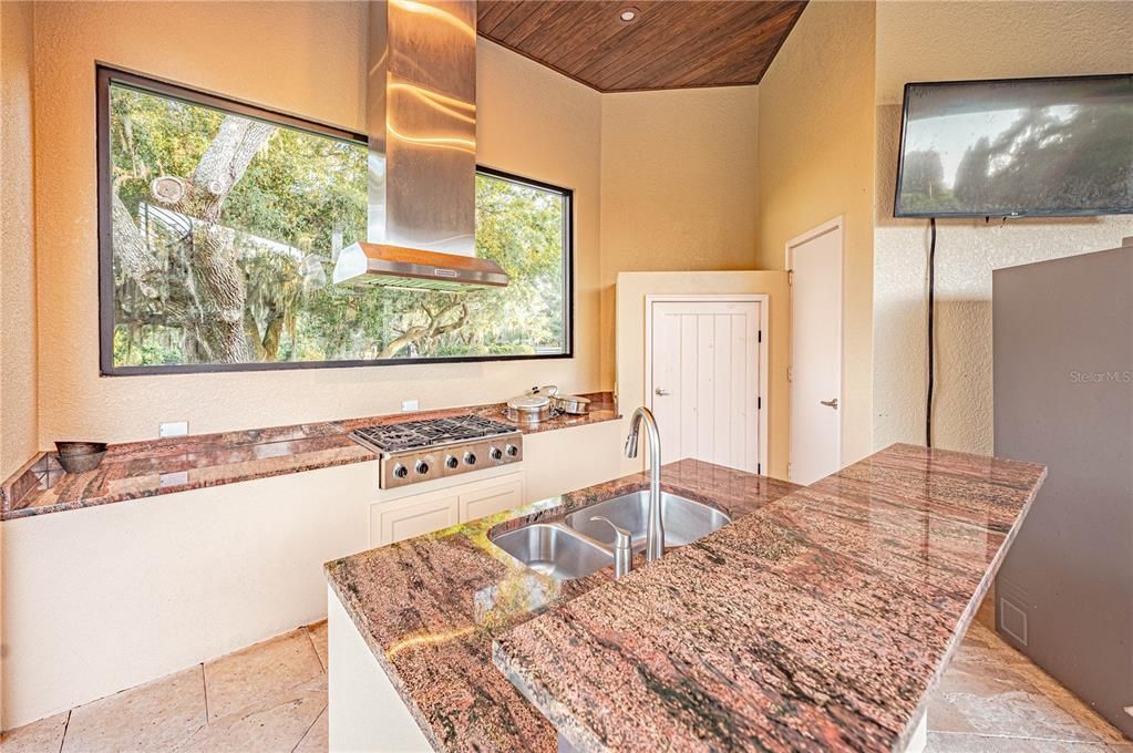 For Sale: $2,599,000 (4 beds, 4 baths, 6105 Square Feet)