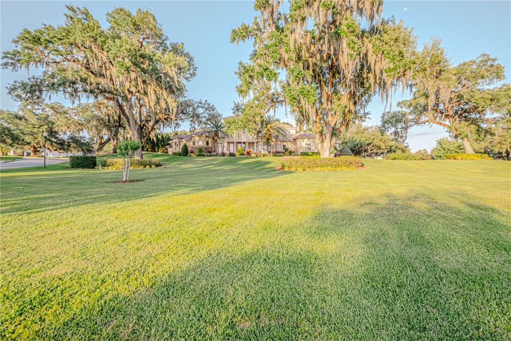For Sale: $2,599,000 (4 beds, 4 baths, 6105 Square Feet)