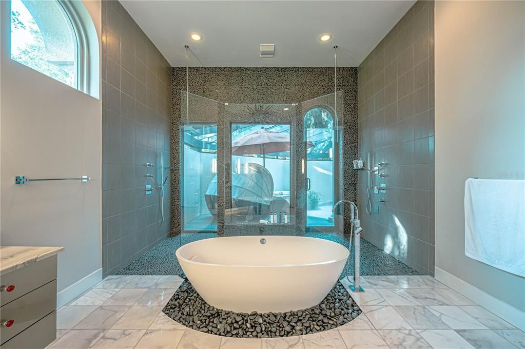 For Sale: $2,599,000 (4 beds, 4 baths, 6105 Square Feet)