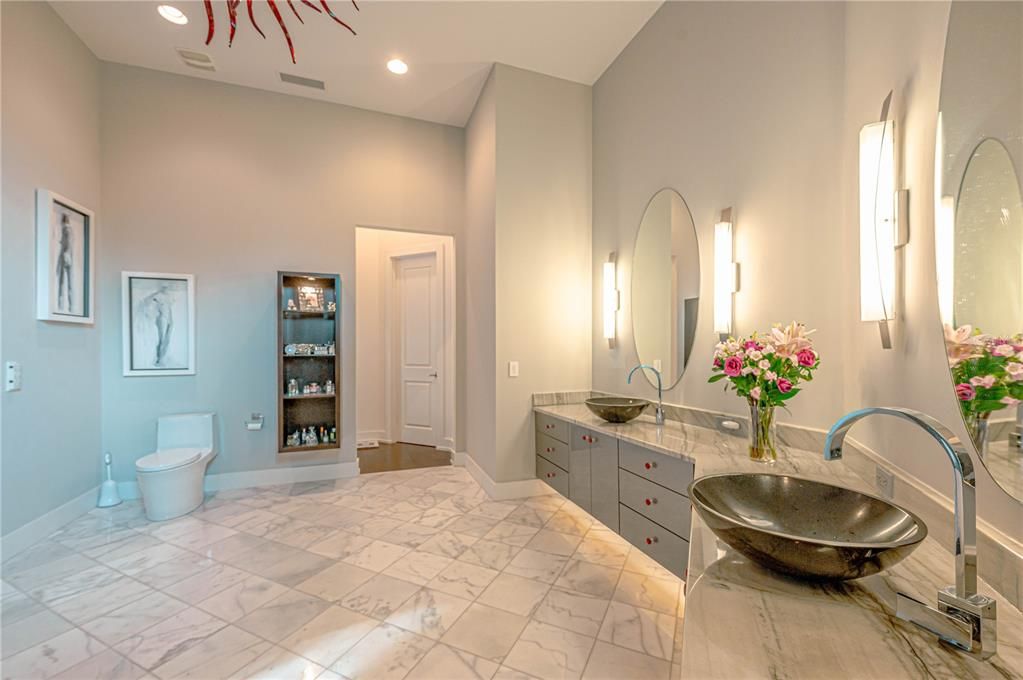 For Sale: $2,599,000 (4 beds, 4 baths, 6105 Square Feet)