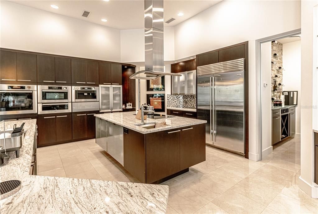 For Sale: $2,599,000 (4 beds, 4 baths, 6105 Square Feet)