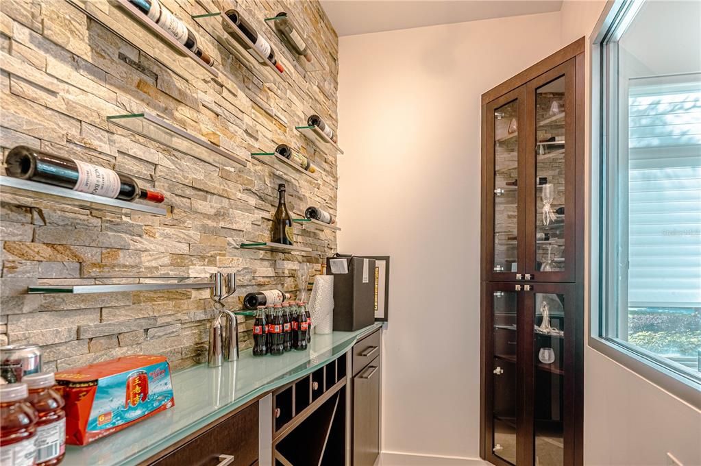 For Sale: $2,599,000 (4 beds, 4 baths, 6105 Square Feet)
