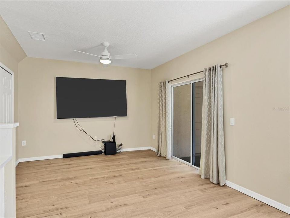 В аренду: $2,200 (2 спален, 2 ванн, 1160 Квадратных фут)
