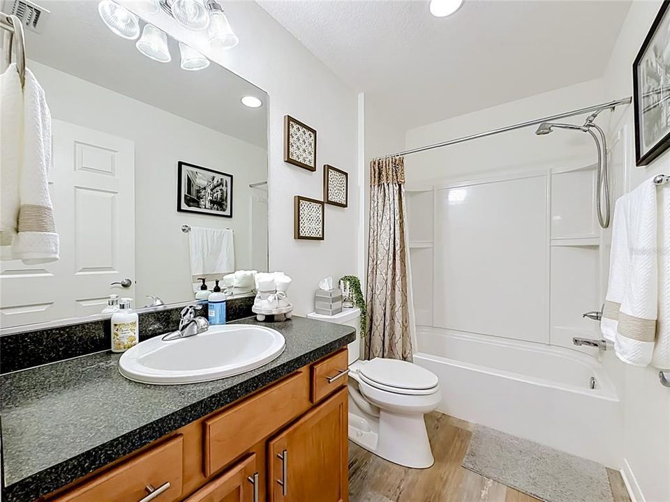 For Sale: $310,000 (2 beds, 2 baths, 1188 Square Feet)