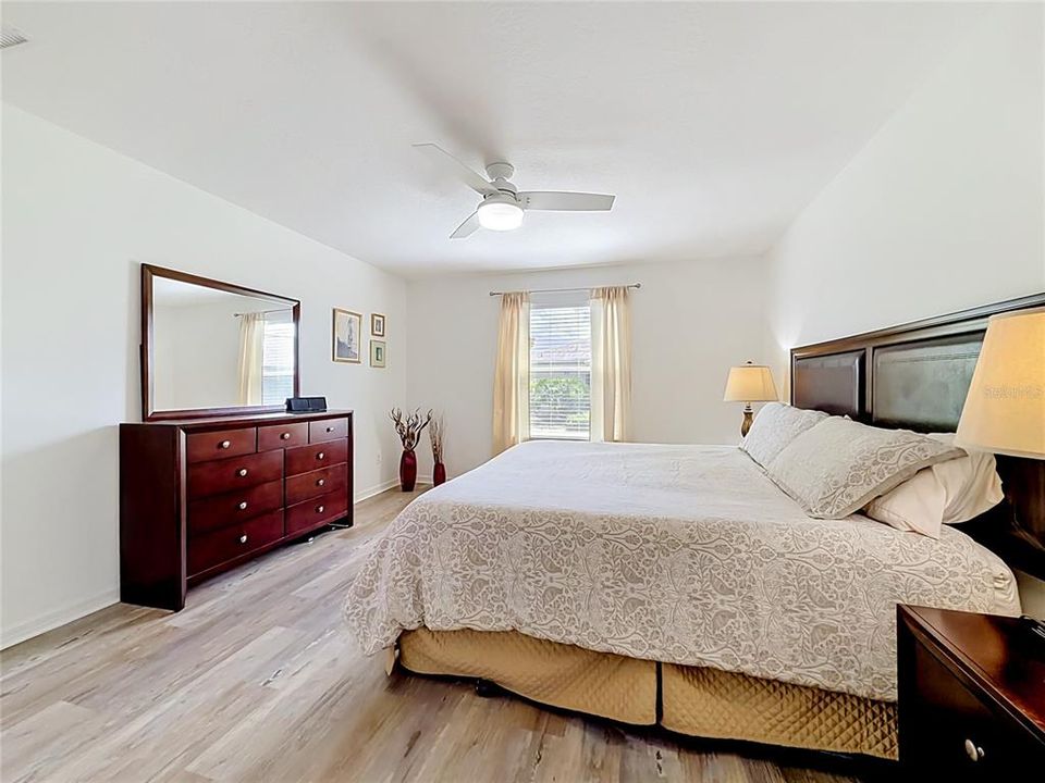 For Sale: $310,000 (2 beds, 2 baths, 1188 Square Feet)