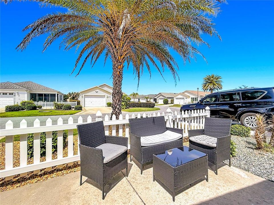 For Sale: $310,000 (2 beds, 2 baths, 1188 Square Feet)