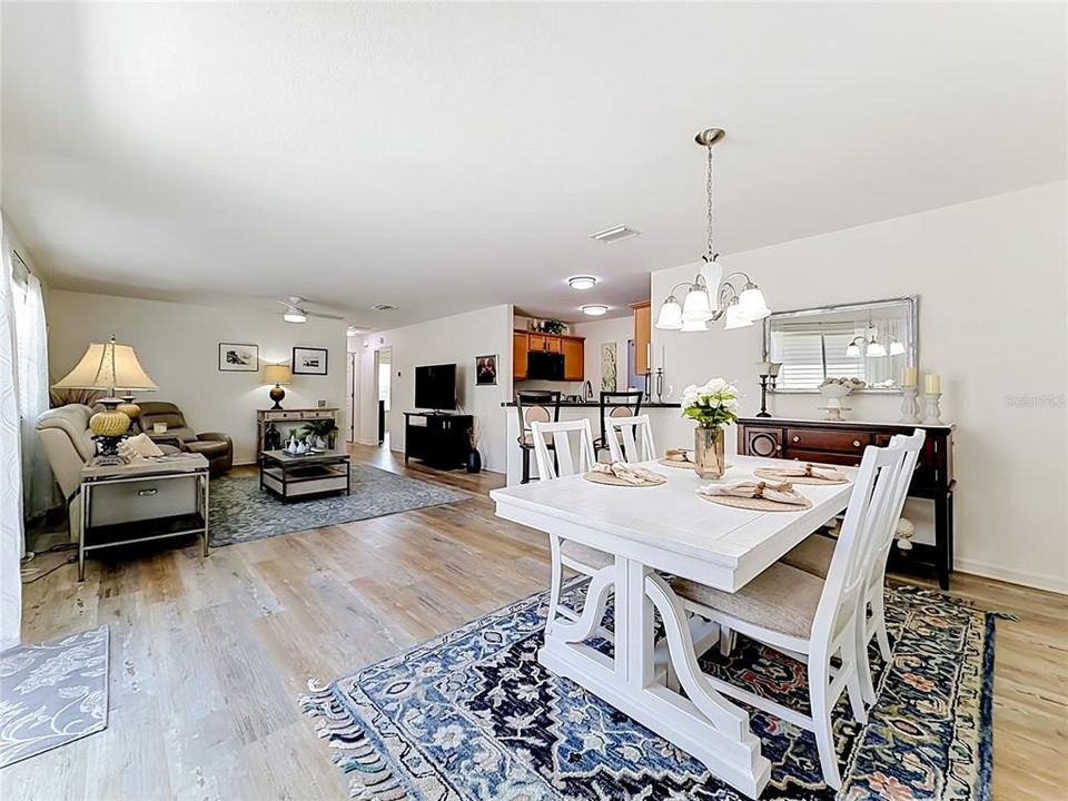 For Sale: $310,000 (2 beds, 2 baths, 1188 Square Feet)