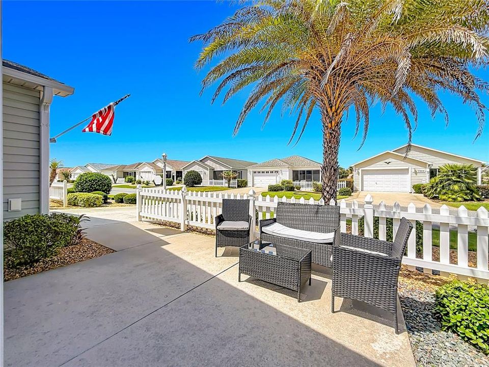 For Sale: $310,000 (2 beds, 2 baths, 1188 Square Feet)