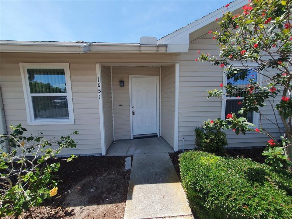 For Rent: $1,750 (2 beds, 2 baths, 1000 Square Feet)