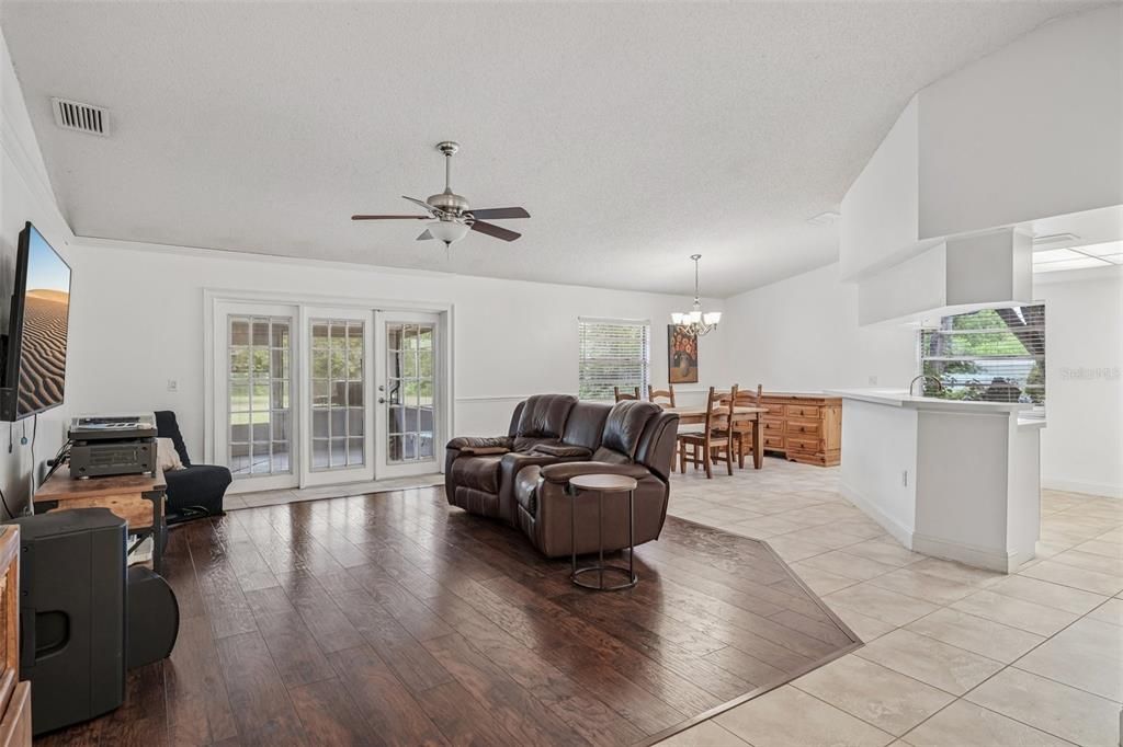 For Sale: $529,900 (3 beds, 2 baths, 1515 Square Feet)