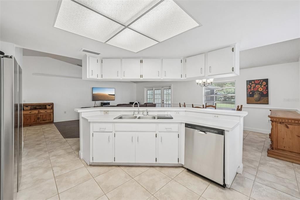 For Sale: $529,900 (3 beds, 2 baths, 1515 Square Feet)