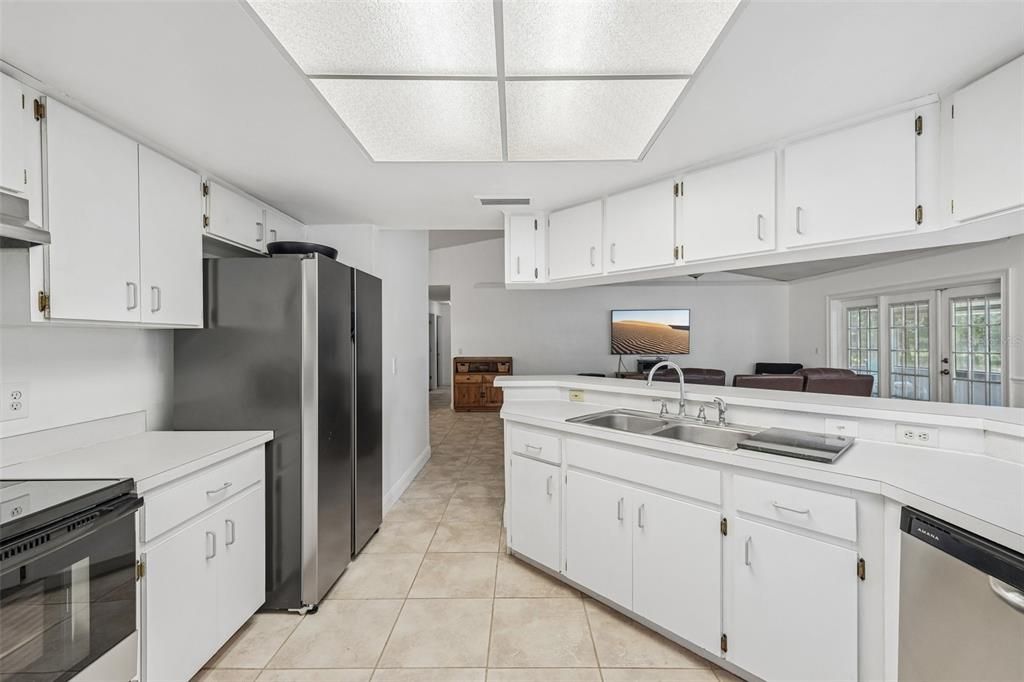 For Sale: $529,900 (3 beds, 2 baths, 1515 Square Feet)