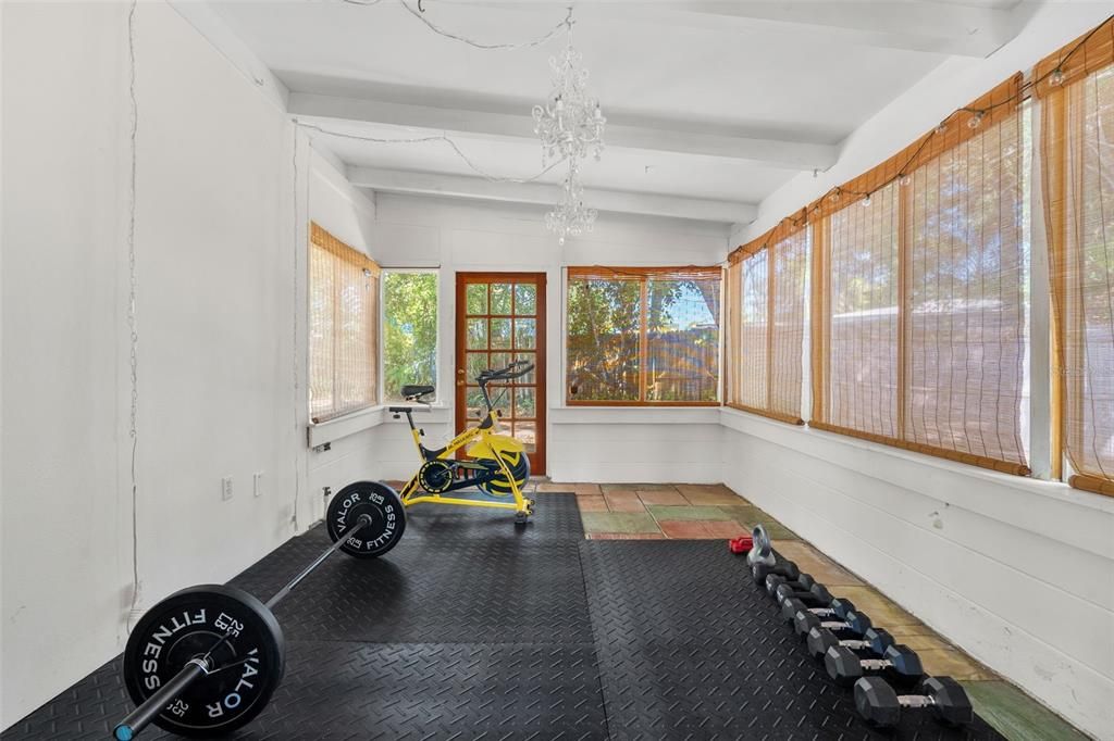 En Venta: $315,000 (2 camas, 1 baños, 989 Pies cuadrados)