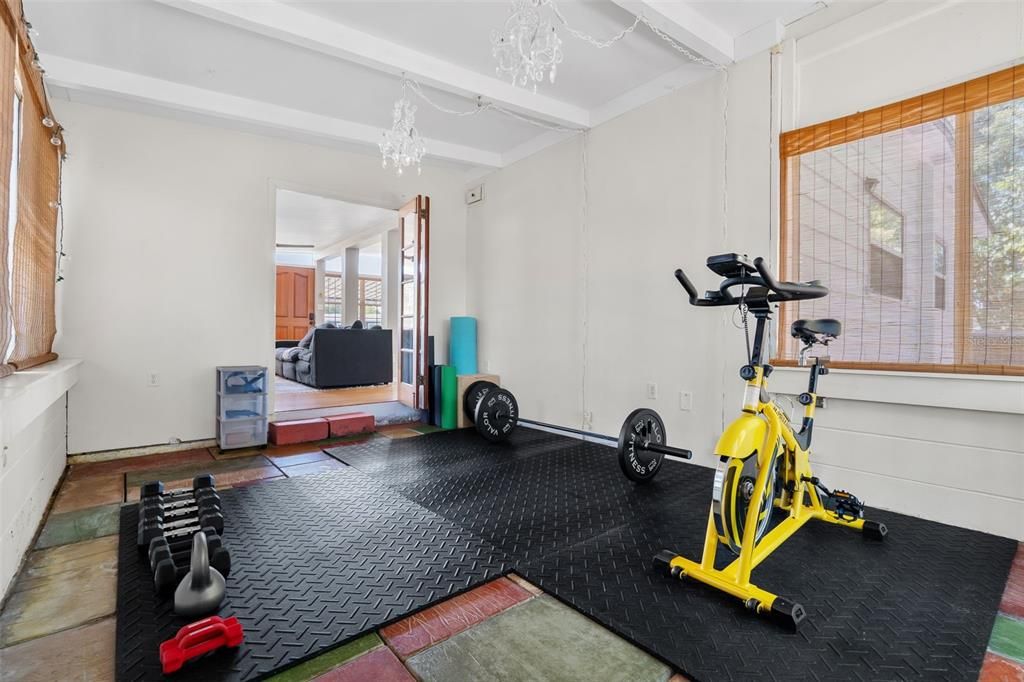 En Venta: $315,000 (2 camas, 1 baños, 989 Pies cuadrados)