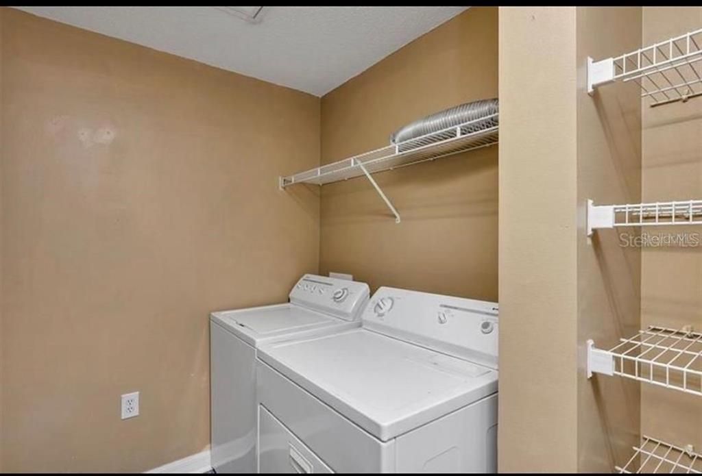 В аренду: $2,095 (2 спален, 2 ванн, 1174 Квадратных фут)