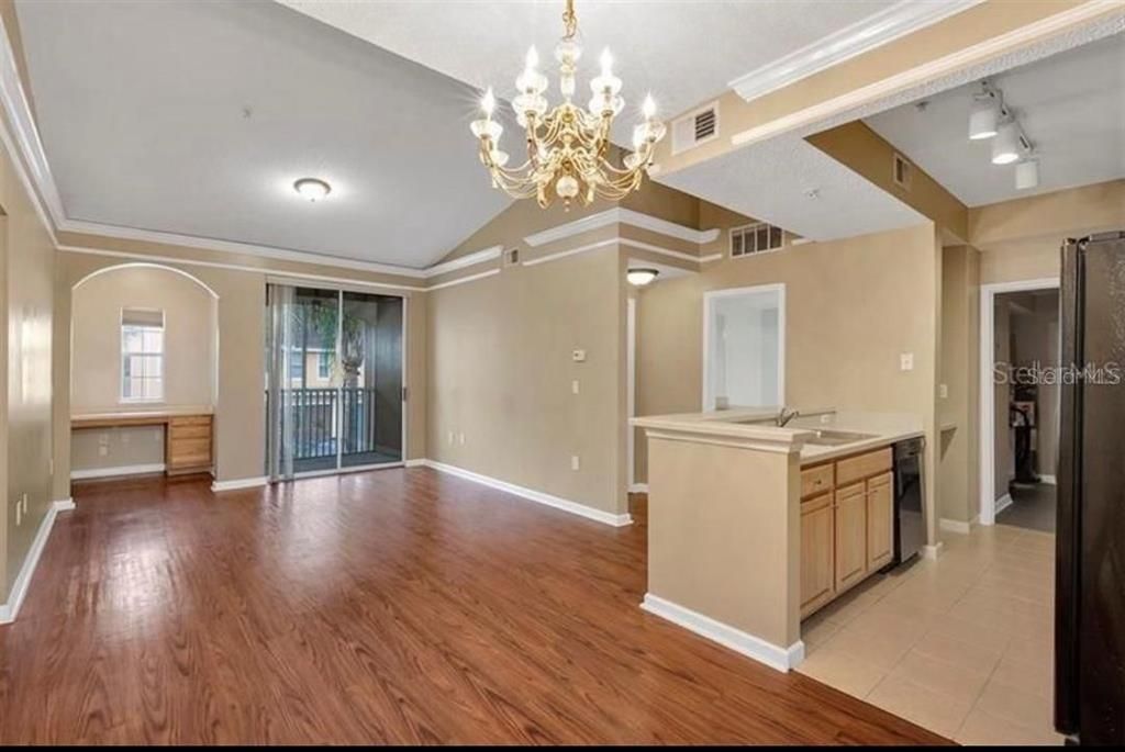В аренду: $2,095 (2 спален, 2 ванн, 1174 Квадратных фут)