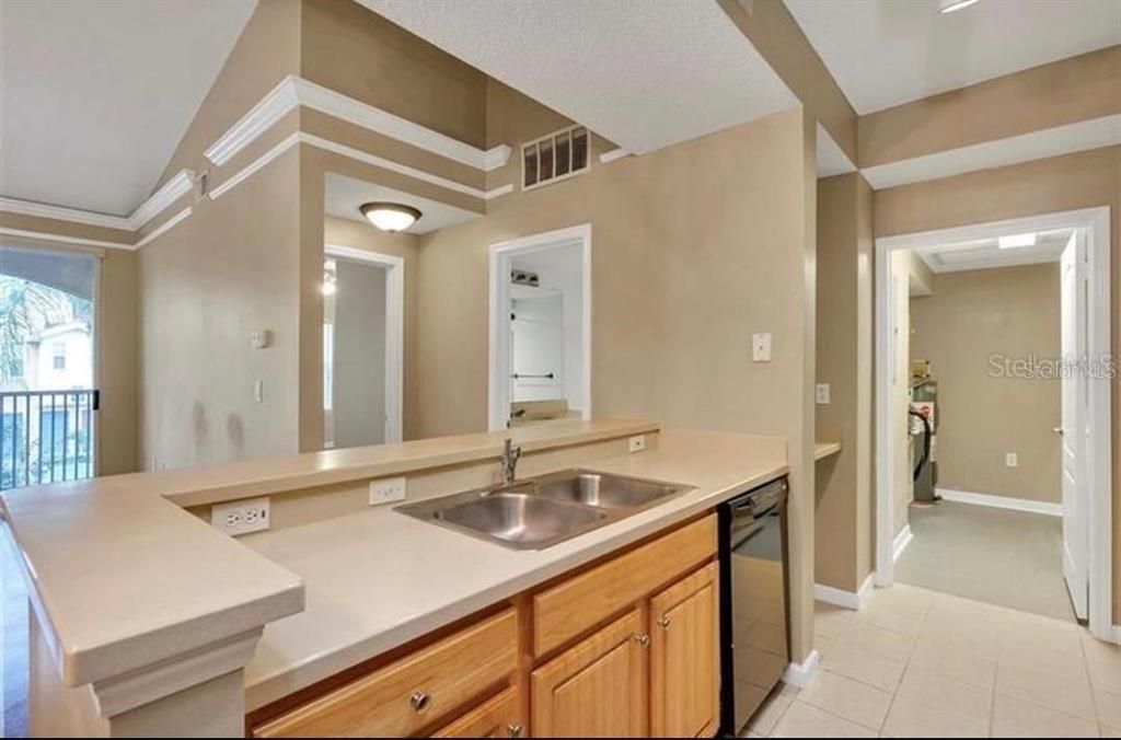 В аренду: $2,095 (2 спален, 2 ванн, 1174 Квадратных фут)