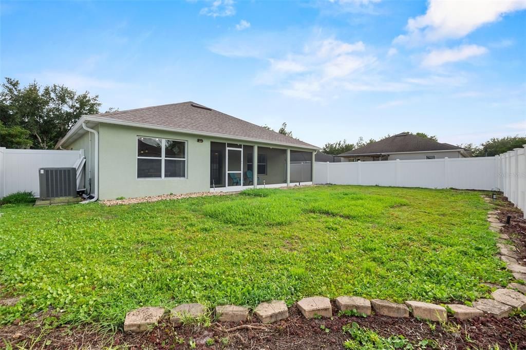 For Sale: $419,900 (3 beds, 2 baths, 1976 Square Feet)